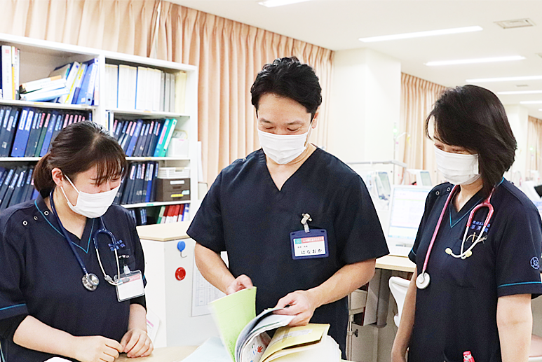 上大岡仁正クリニック院長と看護婦の写真